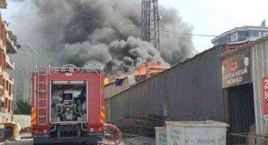 Sultangazi’de demir çelik imalathanesinden alevler yükseldi