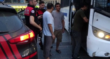 Taksim'de kaçak göçmen denetimi