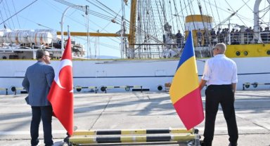 Tarihi gemiyi Torbalı Belediye bandosu karşıladı: Torbalı Belediye bandosuna davet