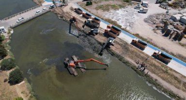 Yaşayan Körfez için önemli bir adım: AOSB Deresi’nde temizlik çalışmaları sürüyor