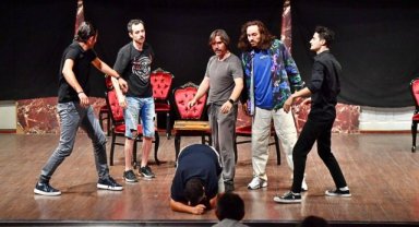 Yüzüncü yılında “Lozan” tiyatro sahnesinde