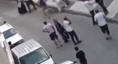 Arnavutköy’de çocukların kavgasına aileler dahil oldu