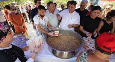 Aşure Etkinliği Menderes’te Binleri Buluşturdu