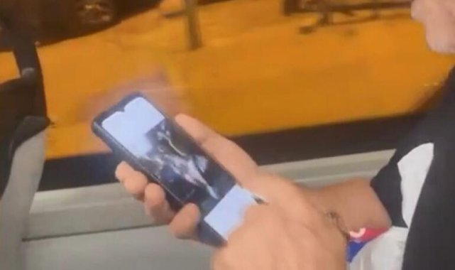 Ataşehir'de otobüste gizlice kadının fotoğrafını çekti; yolcular tarafından yakalandı