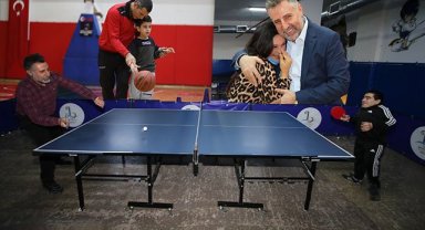 Bayraklı'da engeller sevgiyle aşıldı: “Engelleri kaldırmak en temel görevlerimiz”