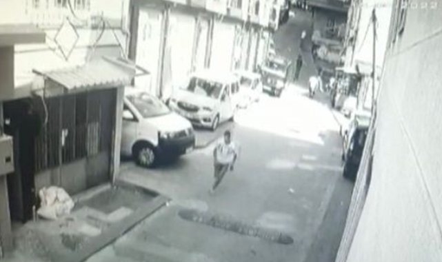 Beyoğlu’nda polis-torbacı kovalamacası: Uyuşturucu dolu paketi atıp kaçmaya çalıştı