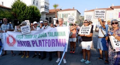 Foça'da deniz ve kıyı kirliliği protestosu