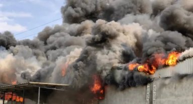 İnegöl’de büyük fabrika yangını