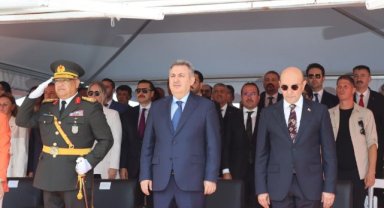 İzmir'de 30 Ağustos Zafer Bayramı coşkuyla kutlandı