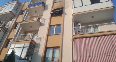 İzmir'de apartman dairesinde korkutan yangın
