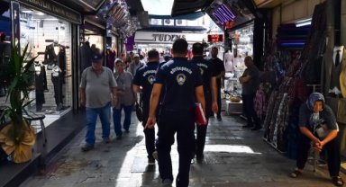 İzmir’de çığırtkan ve hanutçu operasyonu