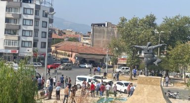 Tire’de husumetli gençlerin kavgası kanlı bitti