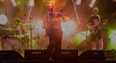 92. İzmir Enternasyonal Fuarı’nı müziğin enerjisi sardı