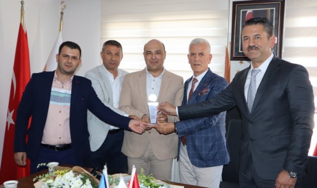 AK Parti Kemalpaşa’da devir teslim töreni yapıldı