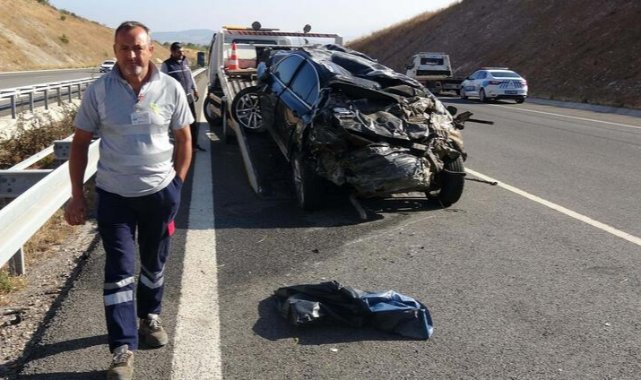 Balıkesir'de 3 otomobilin karıştığı kaza