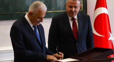 Binali Yıldırım’dan İzmir Valiliğine ziyaret