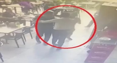 Bursa’da yemeğin geç geldiğini iddia eden şahıslar garsona saldırdı