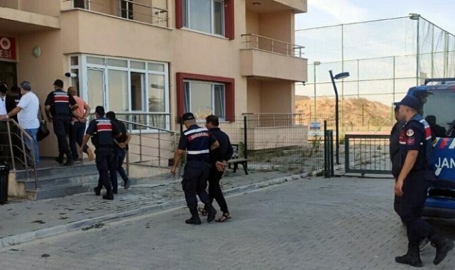 Çanakkale'de 'müebbet' ile aranan 4 FETÖ'cü yakalanıp, tutuklandı