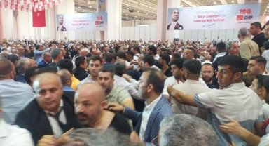 CHP İzmir İl Kongresi Karıştı
