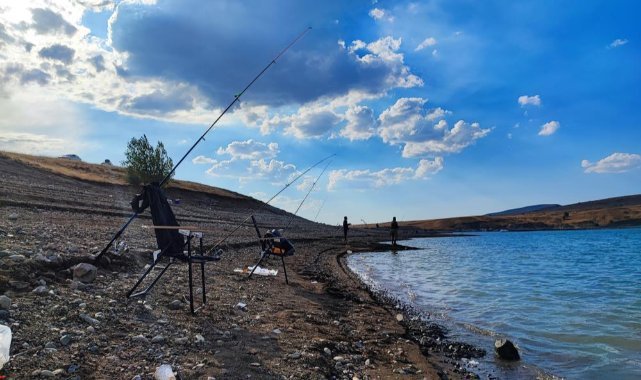 Denizi olmayan Sivas’ta oltasını alan baraja koştu