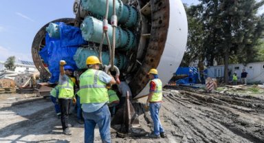 Dev köstebek yola çıktı:İstikamet Buca Metrosu