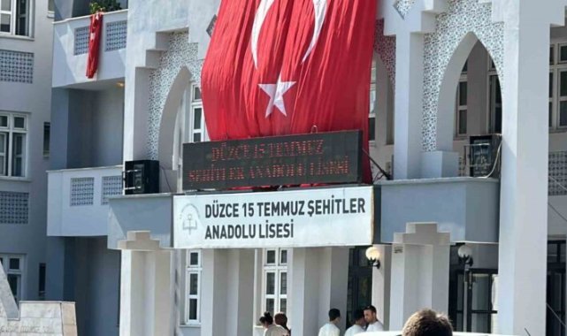 Düzce Lisesi’nde tepkiler üzerine yeniden isim değişikliği