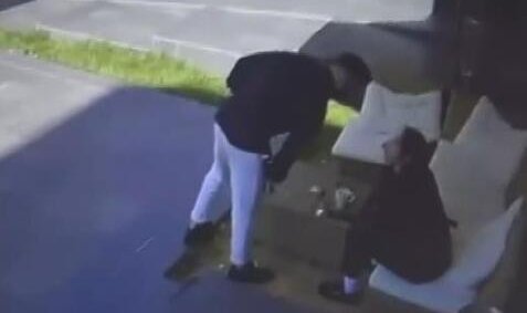 Ece Ronay sosyal medyadan yardım istedi: Defalarca ölüm tehdidi aldım