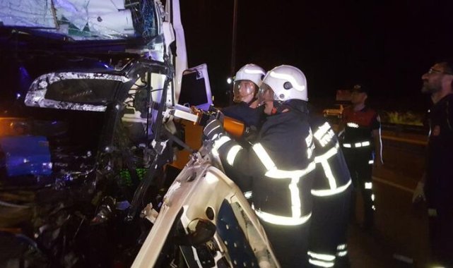Edirne'de iki TIR çarpıştı
