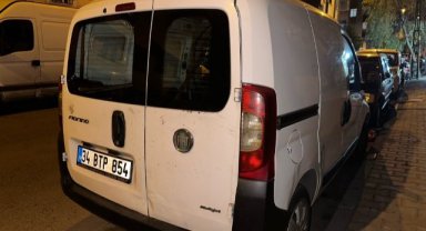 Esenler’de 3. kez hırsızların hedefi olan araçtan 25 bin liralık soygun