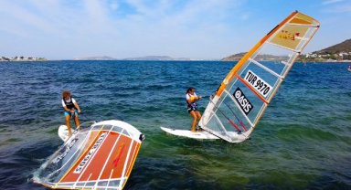 Foça’da Kurtuluş Kupası Yelken Yarışları başladı