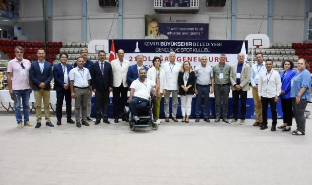 İzmir Büyükşehir Belediyesi Gençlik ve Spor Kulübü&#039;nde bayrak değişimi