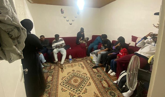 İzmir'de evde 16 kaçak göçmen yakalandı