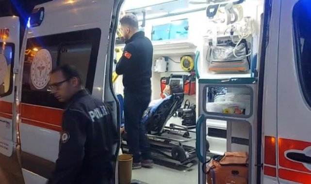 Kadıköy’de aynı yönde giden 2 otomobil çarpıştı