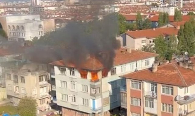 Kayseri'de 3 katlı binada yangın