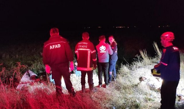 Kayseri&#039;de otomobil ile yolcu otobüsü çarpıştı