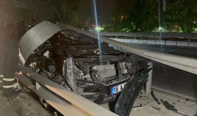 Kaza yaptığı otomobilini bırakıp kaçtı
