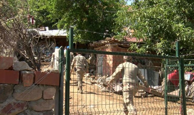 Komşuları tarafından öldürülen çift, toprağa verildi
