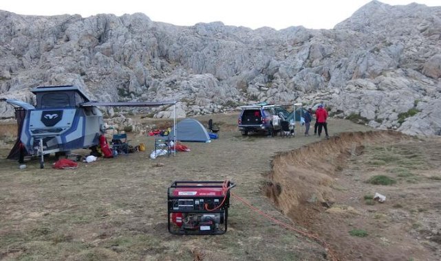 Rahatsızlandığı mağarada müdahale edilen ABD'li araştırmacı ayağa kalktı; çıkışı bekleniyor