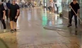 Tarihi Kapalıçarşı’yı su bastı, esnaf zor anlar yaşadı