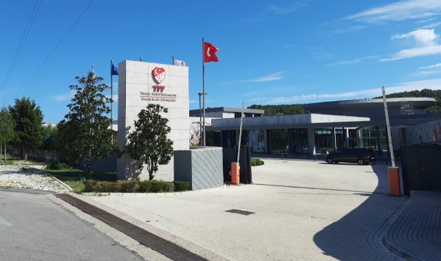 TFF Yönetimi ile Stefan Kuntz arasındaki toplantı başladı