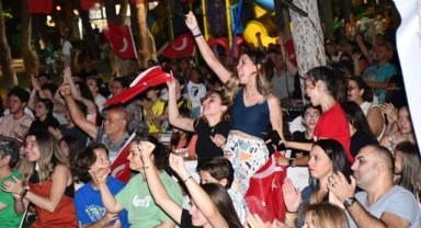 Torbalı tek yürek oldu: Torbalı Belediyesi tarihi zaferi hep birlikte yaşattı