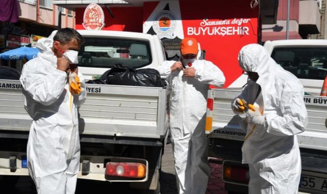 Yalnız yaşayan kadının evinden 2 kamyon çöp çıkarıldı