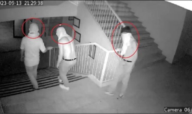 Yüzlerini atlet ve tişörtle kapatıp UNICEF’in bağışladığı bilgisayarları çaldılar