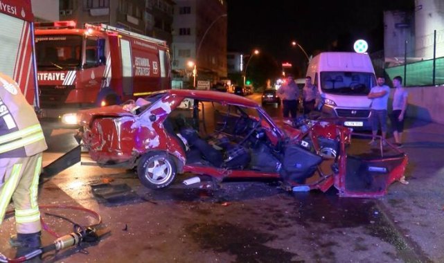 Zeytinburnu'nda otomobil oksijen yüklü tankere çarptı