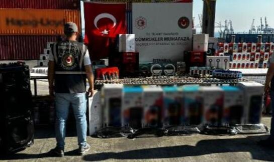 Ambarlı Limanı'nda kaçak elektronik eşya operasyonu
