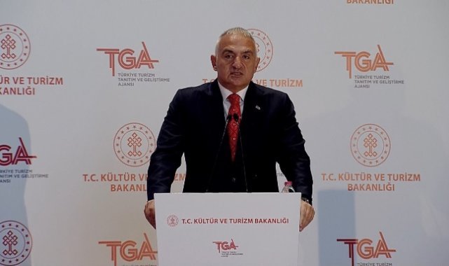 Ayasofya Camii ziyaret etmek isteyen yabancı turistlere ücretli olacak