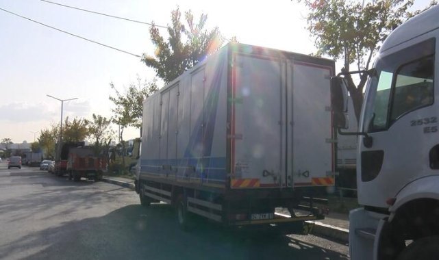 Bağcılar'da geri geri gelen kamyonun çarptığı yaya hayatını kaybetti