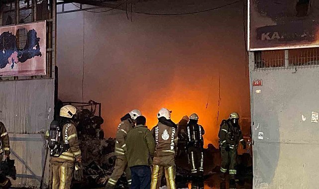 Bahçelievler’de korkutan yangın: Tekstil deposu kullanılamaz hale geldi