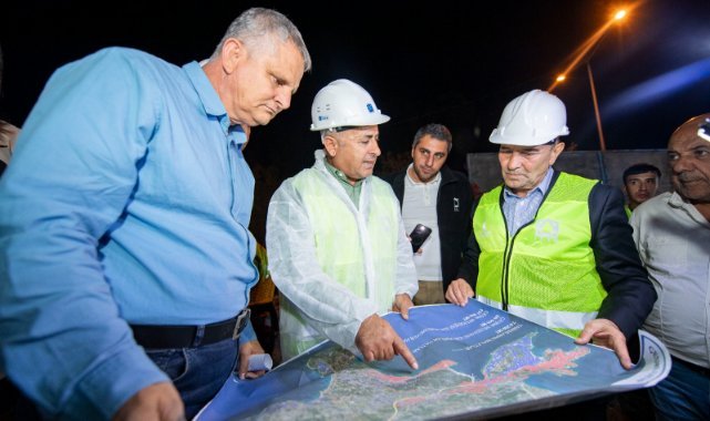 Başkan Soyer yer altında çalışan kanal işçilerini ziyaret etti
