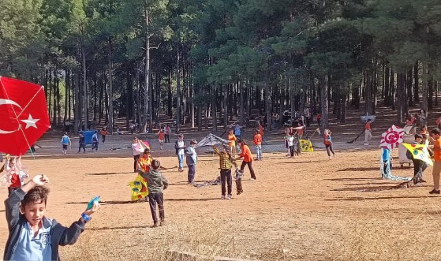 Cumhuriyetimizin 100. Yaşında  100 Uçurtma Gökyüzünde Havalandı